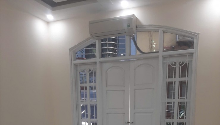 Cho thuê Ở NHÓM 6 NGƯỜI, VP, GĐ nhà Nguyên căn ngõ 1 Bùi Xương Trạch, 4 tầng, 50m2, 4 ngủ, 15 Triệu